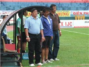 Bóng đá anh, ngoại hạng anh, lịch thi đấu euro 2012, B.Bình Dương: Nghĩ từ “cái ghế 2 chân”